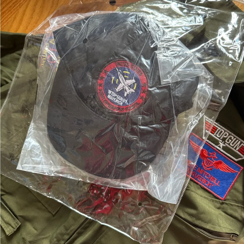 Top gun Halloween costume with hat - Picture 8 of 9